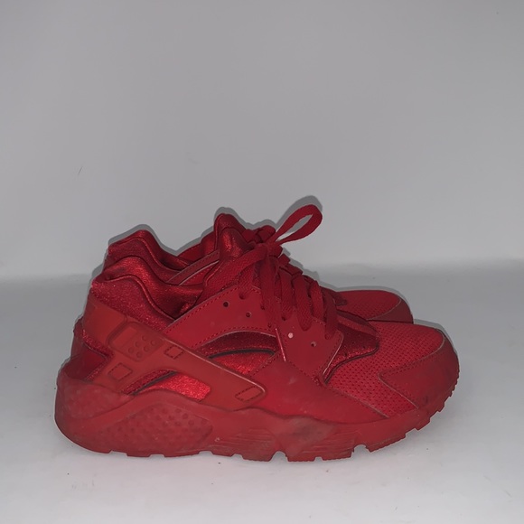 WOMENS/YOUTH, NIKE RED HUARACHE SHOES - Picture 3 of 7